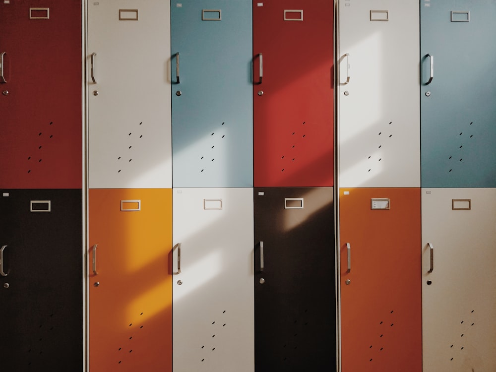 Color palette lockers